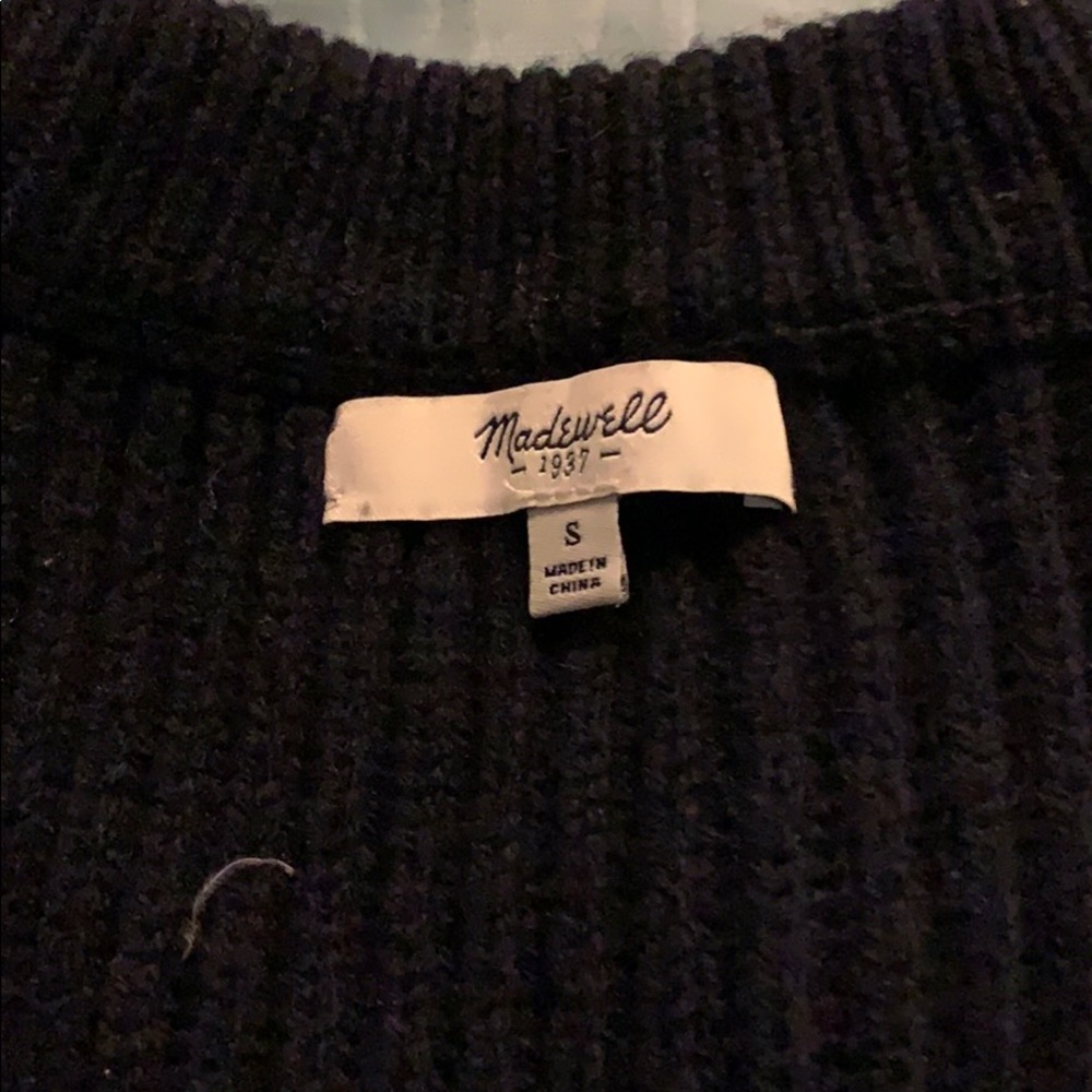 Merino Wool sleeveless sweater with 2 pockets